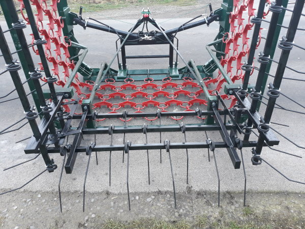 6m Wiesenschleppe mit Striegel, hydraulische Klappung