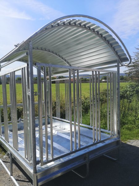 M2/16 Futterraufe für Pferde mit Dach - 2 x 3m