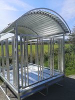 M2/16 Futterraufe für Pferde mit Dach - 2 x 3m