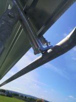 M2/16 Futterraufe für Pferde mit Dach - 2 x 3m