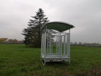 M2/8 Futterraufe für Pferde mit Dach - 1,5 x 1,5m