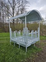 M4/12 Futterraufe mit 12 Palisaden-Fressplätze
