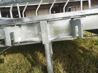 M6/12 Futterraufe mit Wellen- / Schrägfressgittern