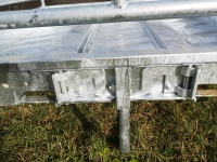 M6/12 Futterraufe mit Wellen- / Schrägfressgittern