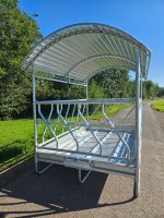 M6/16 Futterraufe mit Wellen- / Schrägfressgittern