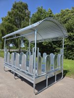 Pferde M4/16 Futterraufe BWW mit 16 verblechten Palisadenfressplätzen