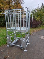 Arbeitsmitteltransportbühne Hoch