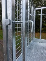 Arbeitsmitteltransportbühne Hoch